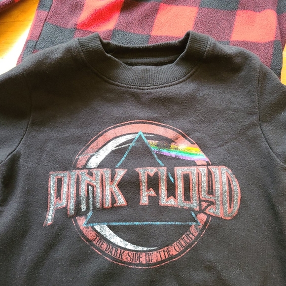 Bundle of 4T tops - Picture 2 of 6